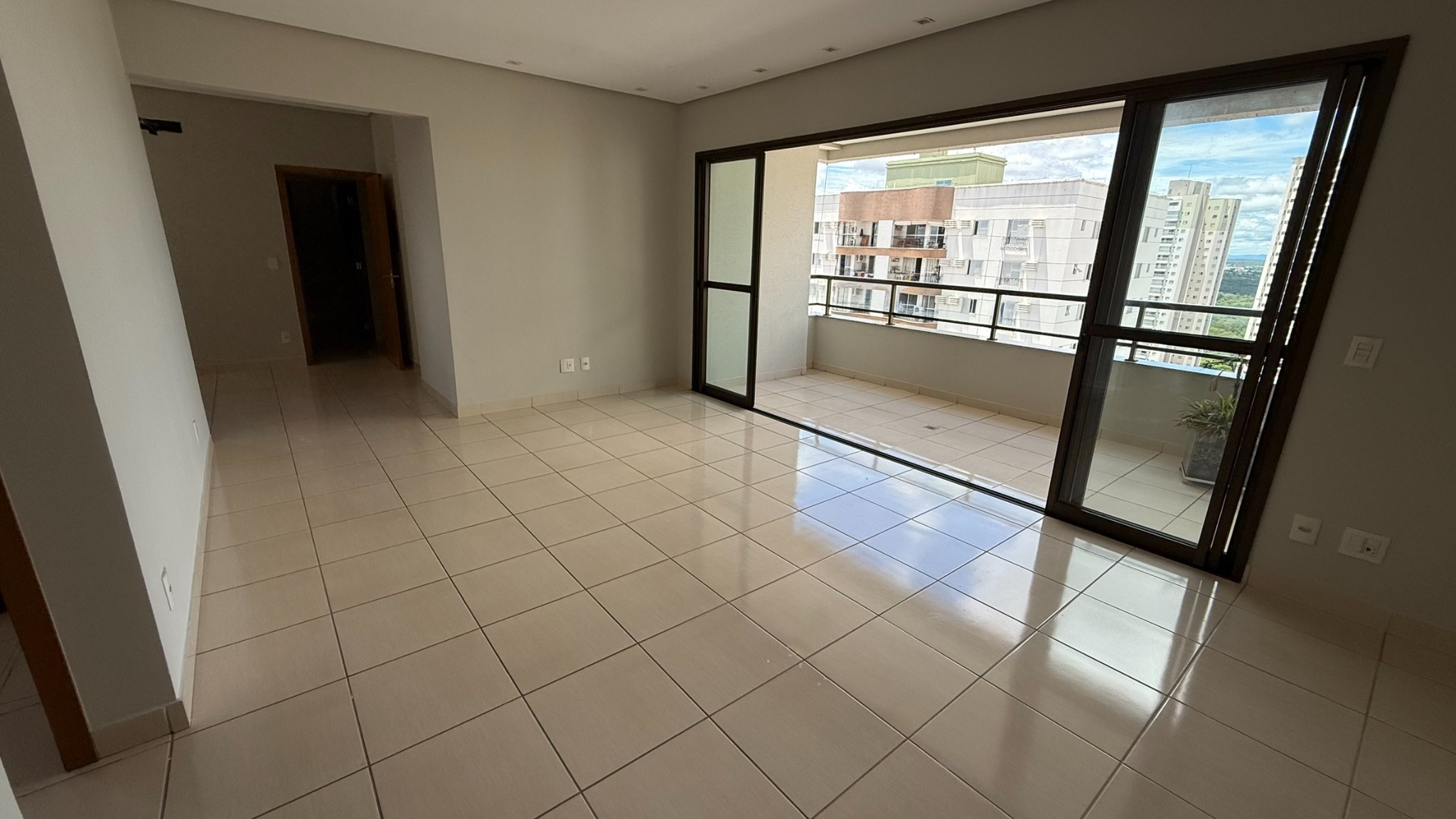 Sala de estar ampla
