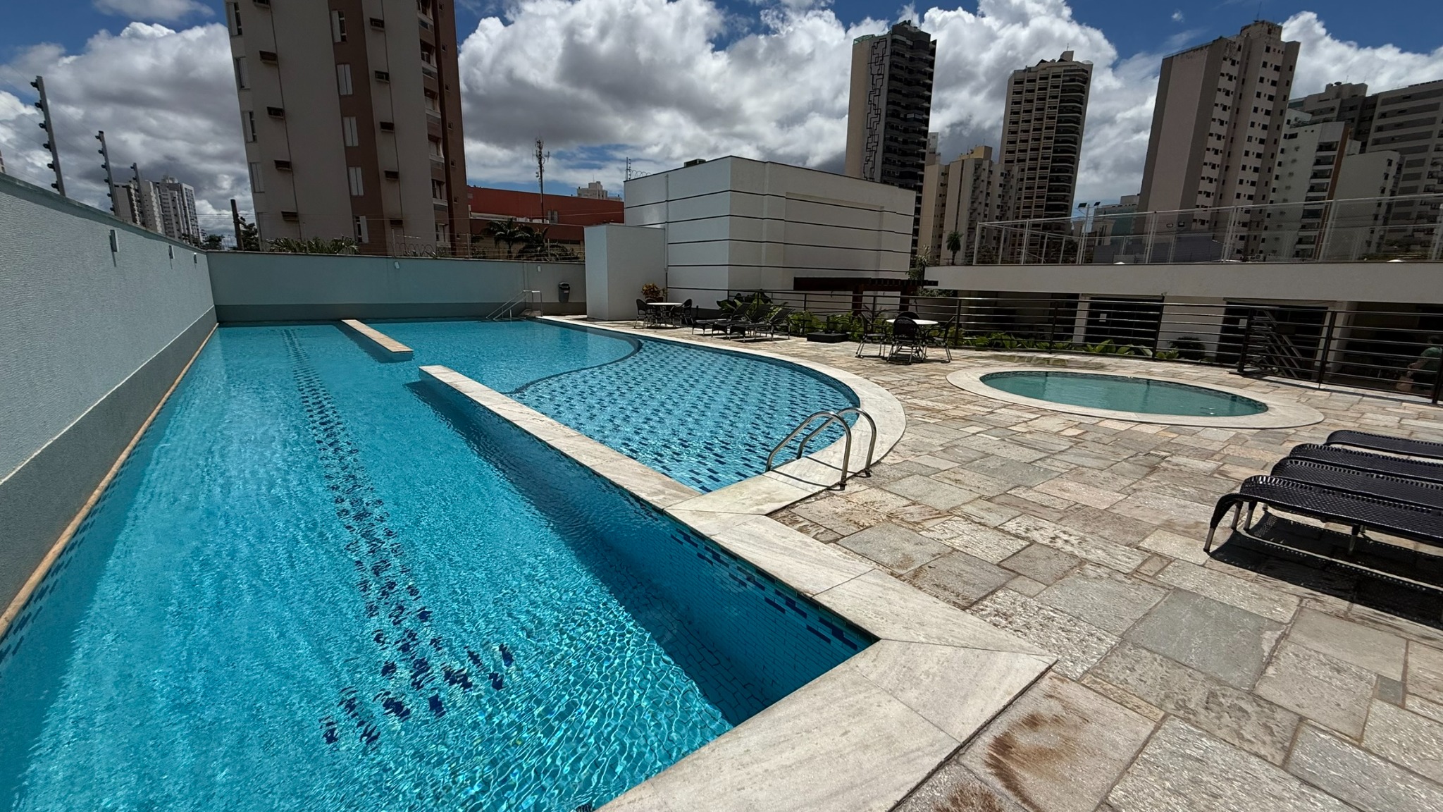 Piscina do condomínio